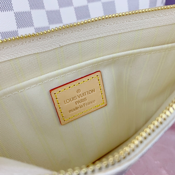 ルイヴィトンバッグ角部分ディテール